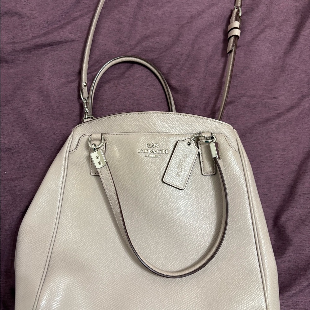 Coach Light Beige Leather Shoulder Bag